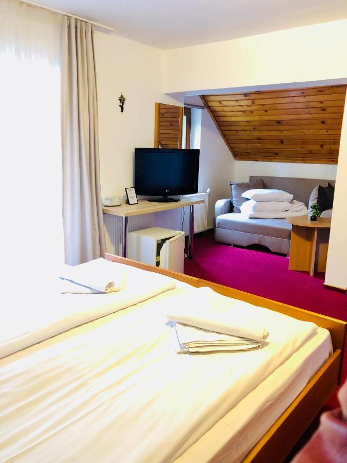 Pensiune & Restaurant Kalinder Szászbuda Kültér fotó