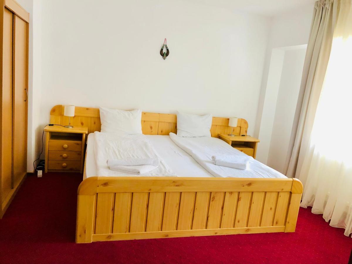 Pensiune & Restaurant Kalinder Szászbuda Kültér fotó