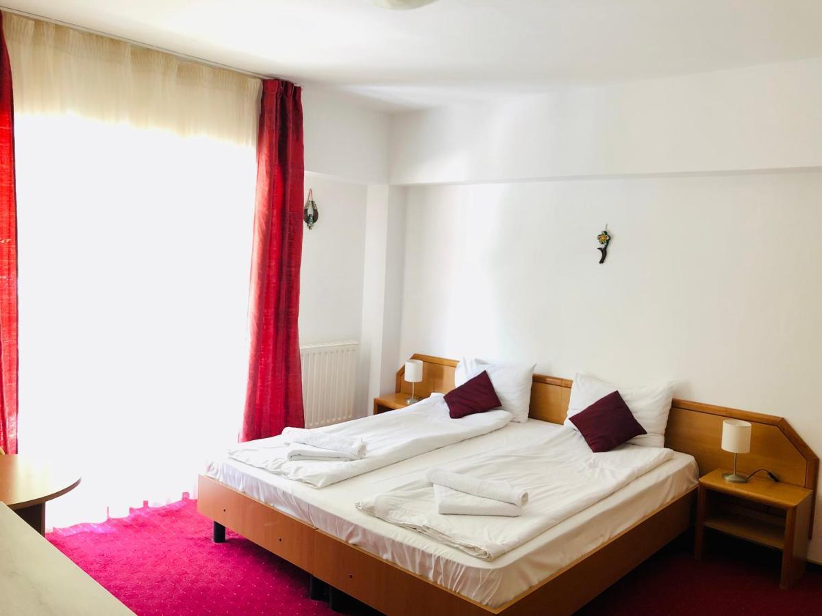 Pensiune & Restaurant Kalinder Szászbuda Kültér fotó