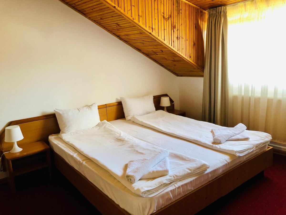 Pensiune & Restaurant Kalinder Szászbuda Kültér fotó